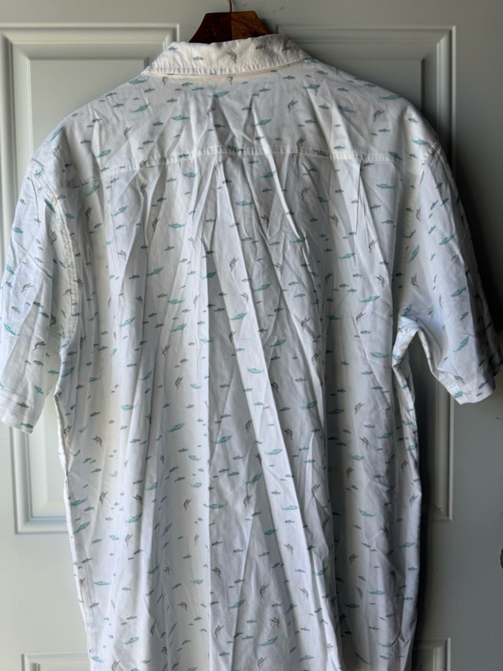 Salt Life White Short-Sleeve Button-Up Shirt with Aqua Fish Motif - Picture 5 of 5